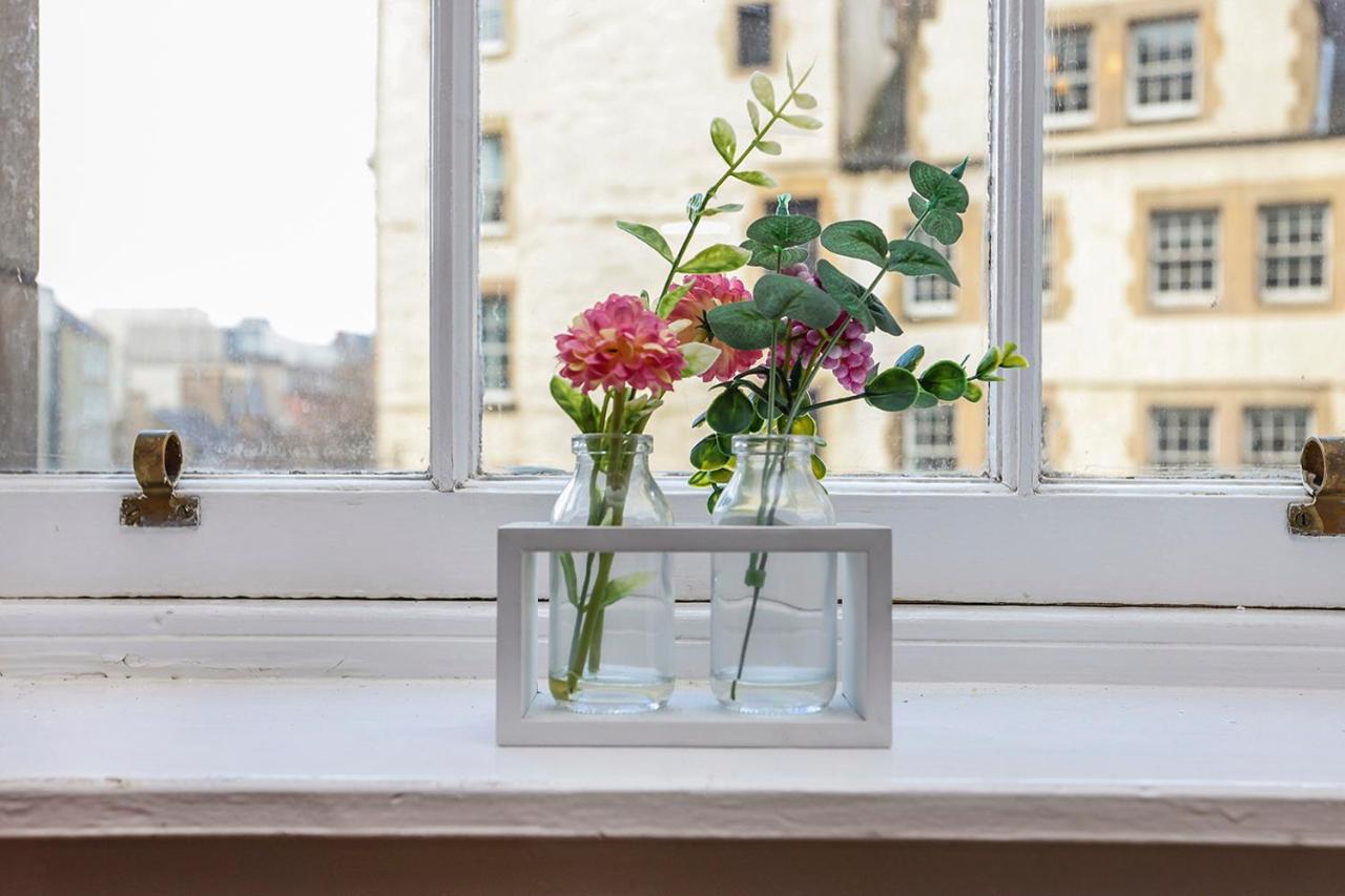 Joivy 1 Bed Flat, Heart Of Grassmarket Эдинбург Экстерьер фото